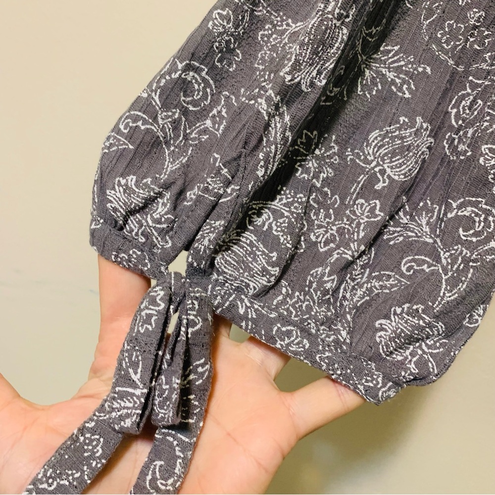Lucky Brand Pointelle Knit Gray white Paisley Women's Top size 2x - Picture 3 of 6
